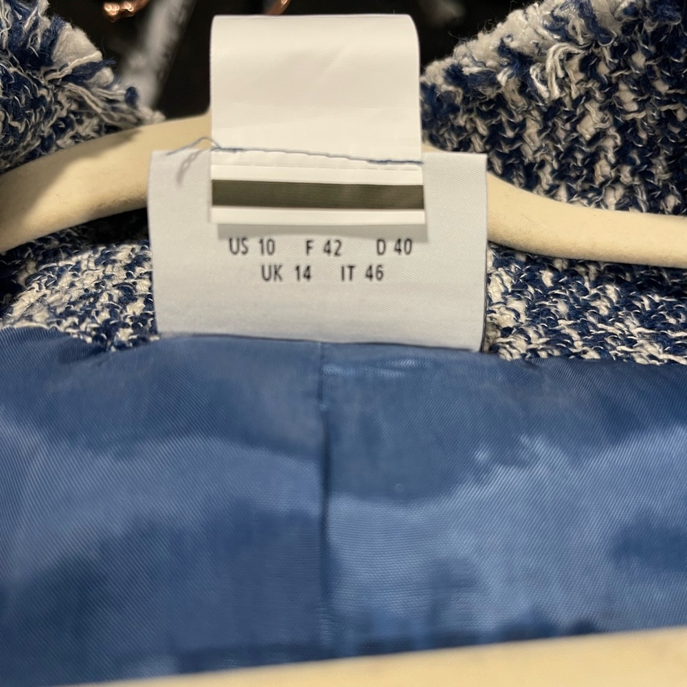 Akris Punto Long Sleeve Tweed Jacket. 10 - Picture 10 of 10
